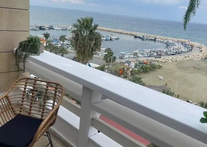 Lazuli Sea View Beachfront Ap 253 * Larnaca