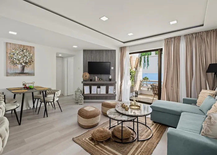 Lazuli Sea View Beachfront Ap 253 * Larnaca