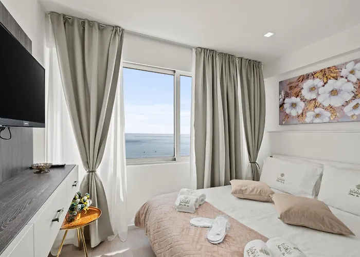 Lazuli Sea View Beachfront Ap 253 Lägenhet Larnaca