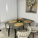 Lazuli Sea View Beachfront Ap 253 شقة *