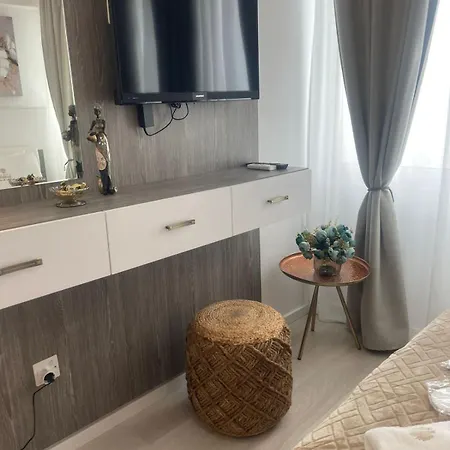 Lazuli Sea View Beachfront Ap 253 Апартаменты Ларнака