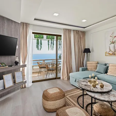 Апартаменты Lazuli Sea View Beachfront Ap 253 *